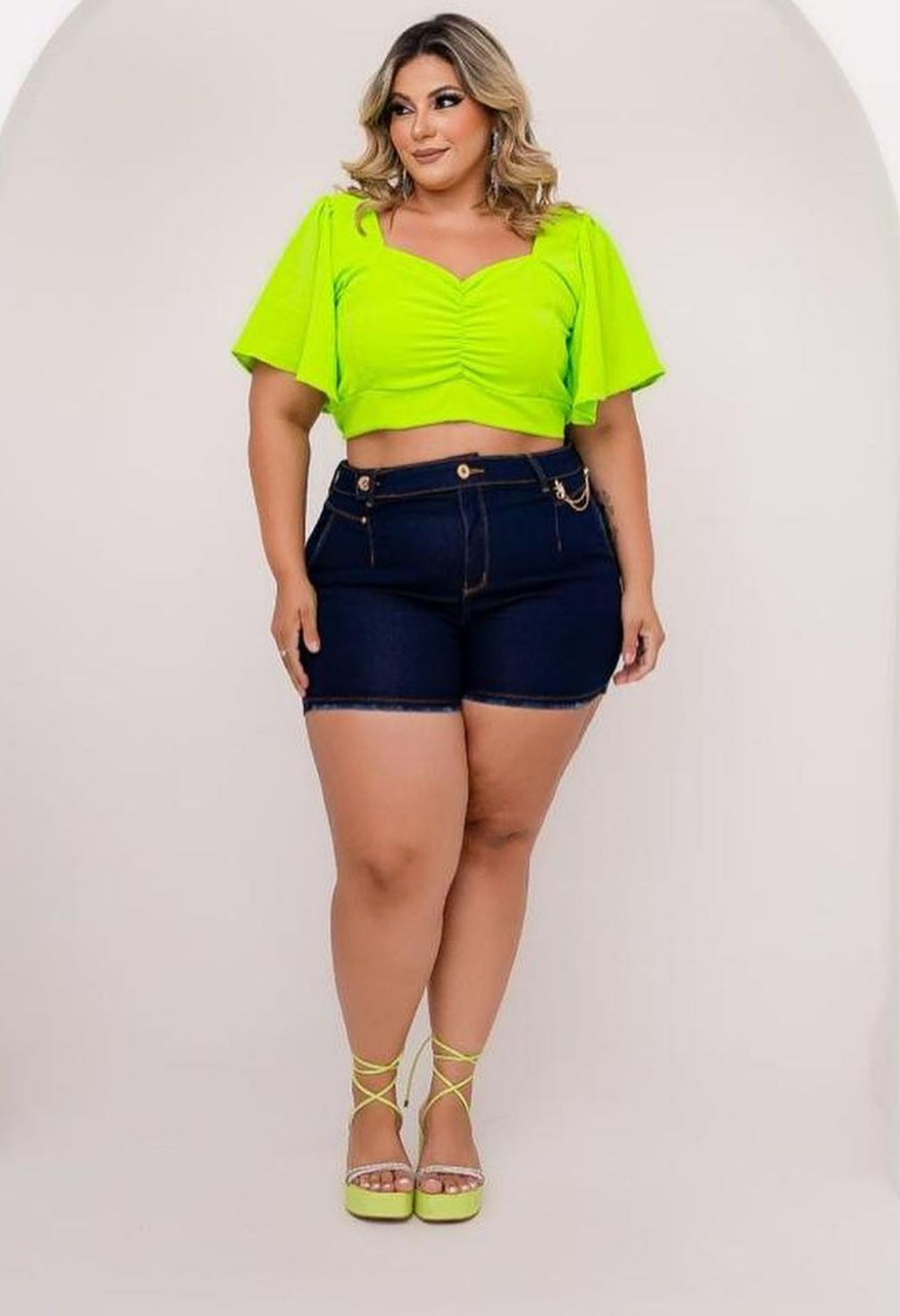 SHORTS JEANS MODELADOR PLUS