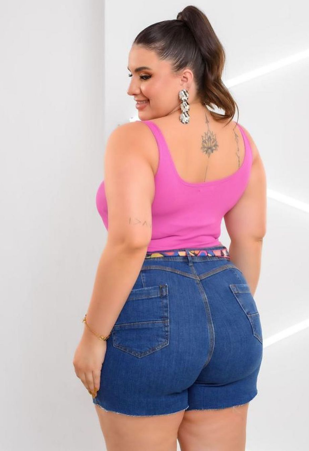 SHORT JEANS MODELADOR LEVANTA BUMBUM PLUS