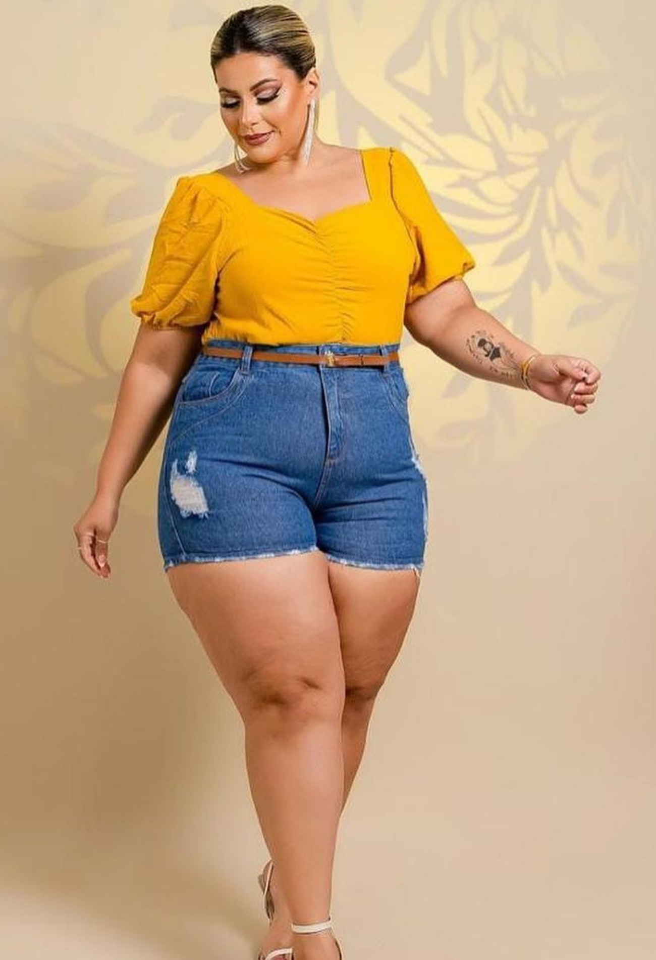 SHORT JEANS MODELADOR PLUS
