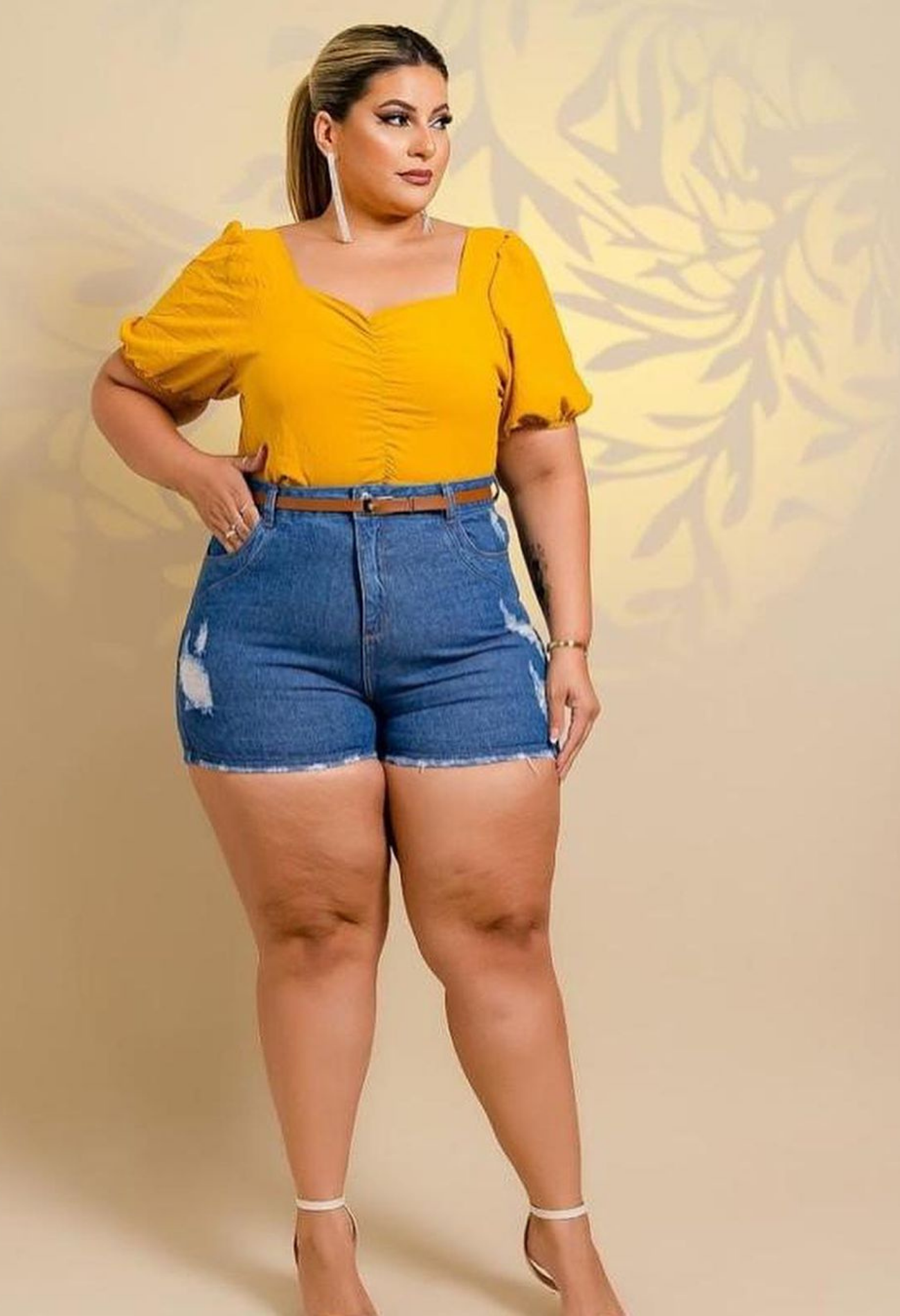 SHORT JEANS MODELADOR PLUS
