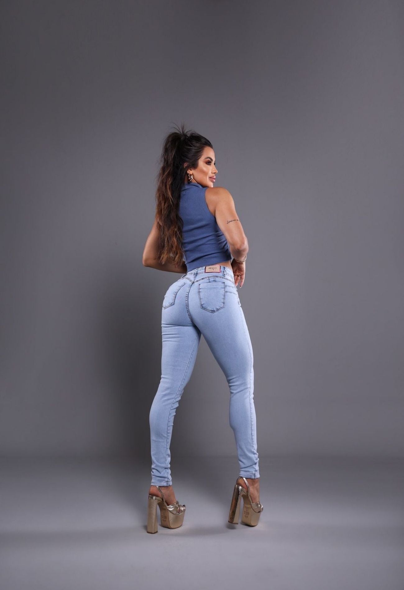 CALÇA JEANS LEVANTA BUMBUM