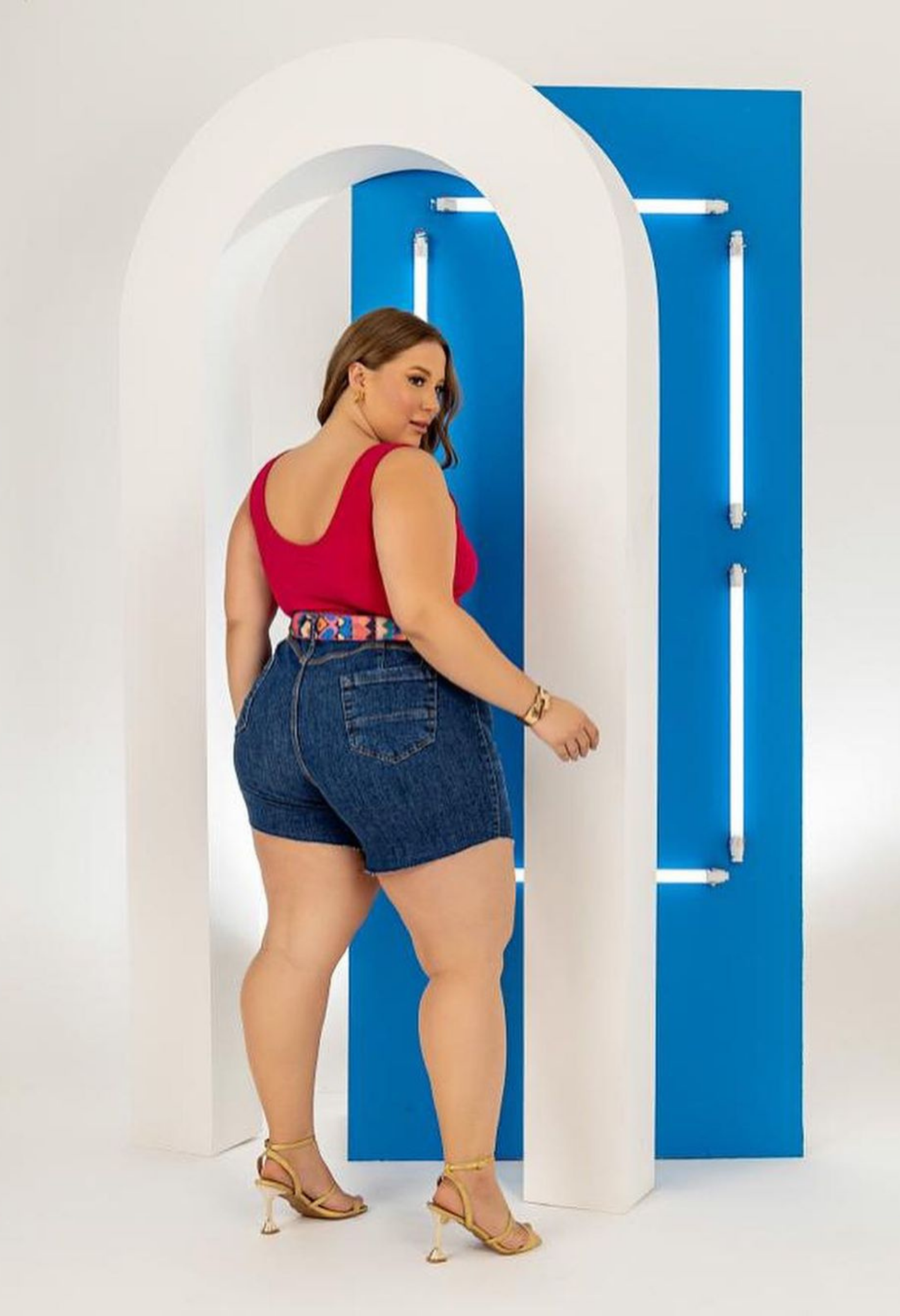 SHORTS JEANS LEVANTA BUMBUM PLUS