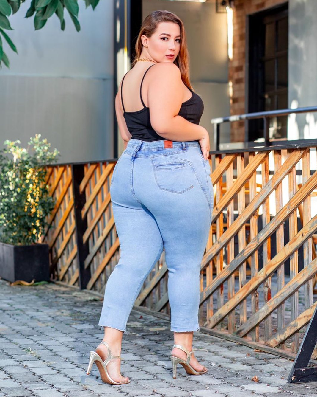 CALÇA JEANS LEVANTA BUMBUM PLUS